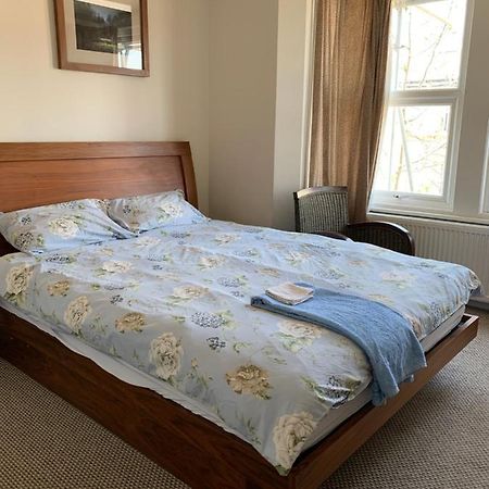 Sunny Ensuite Room And Annex Near Tottenham Stadium Лондон Екстер'єр фото