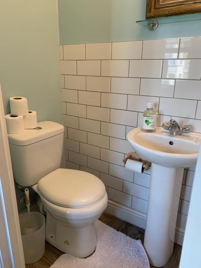 Sunny Ensuite Room And Annex Near Tottenham Stadium Лондон Екстер'єр фото